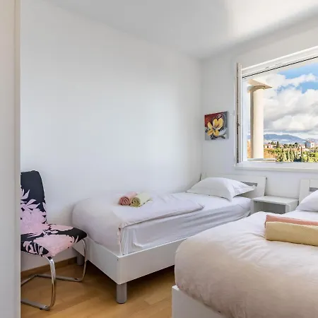 דירה Beachside Comfort In With Terrace ספליט