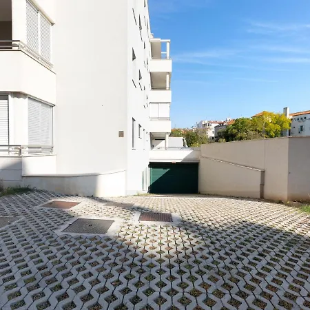 Beachside Comfort In With Terrace