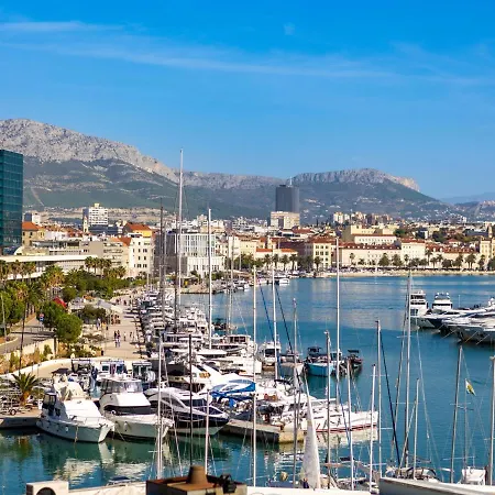 Beachside Comfort In With Terrace