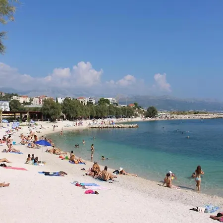 Beachside Comfort In With Terrace Appartamento