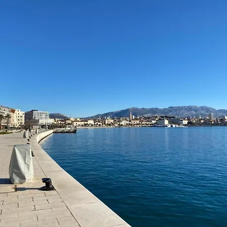 Appartamento Beachside Comfort In With Terrace Spalato