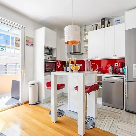 דירה Beachside Comfort In With Terrace