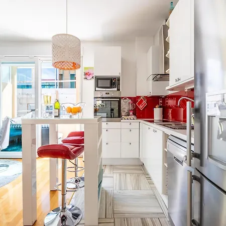 Beachside Comfort In With Terrace ספליט