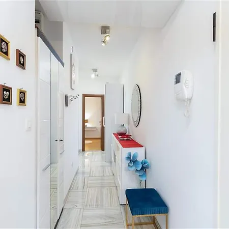 דירה Beachside Comfort In With Terrace *