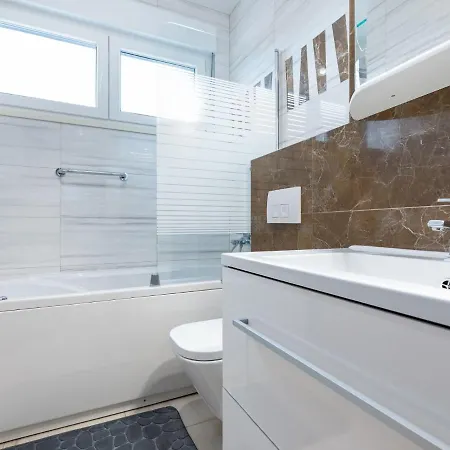 Beachside Comfort In With Terrace