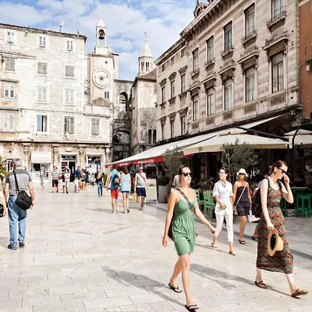 Beachside Comfort In With Terrace